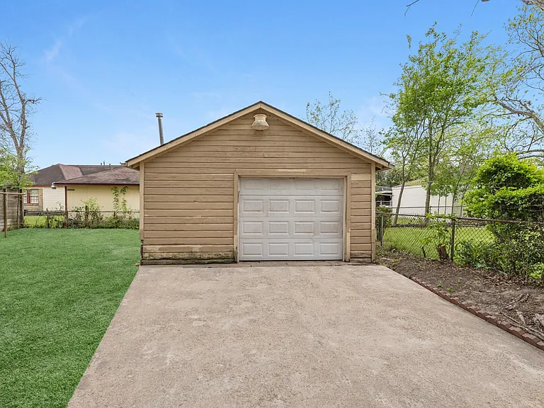 512 Gale St — Photo 7