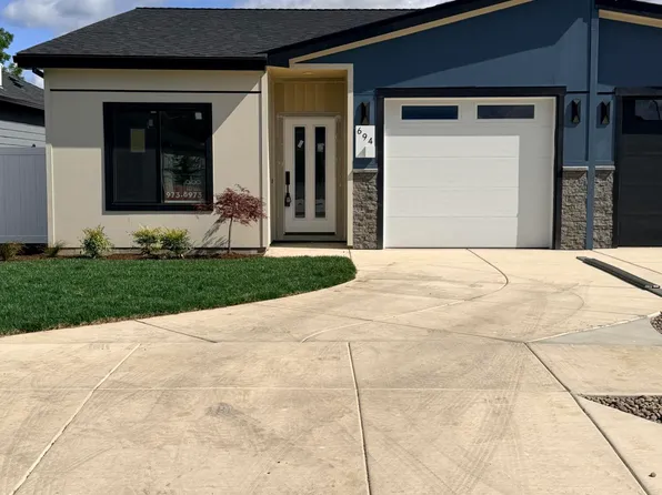 694 Terrazzo Way, Medford, OR 97501