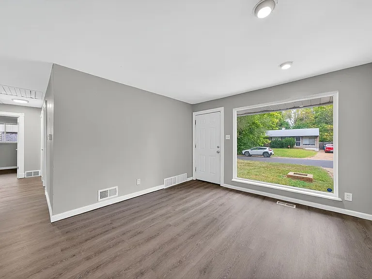 120 McAlpine Dr — Photo 6