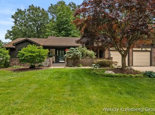 1758 Pinnacle Dr SW, Wyoming, MI 49519