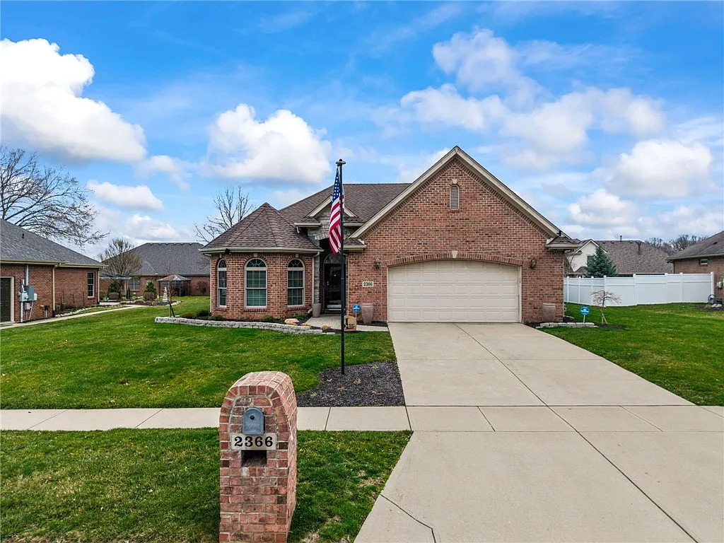 2366 Cheviot Hills Ln photo 1