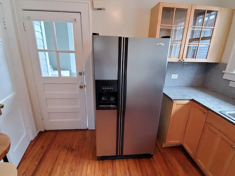 807 E 39th St — Photo 11
