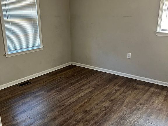 2nd image of 1017 Hazelwood Dr