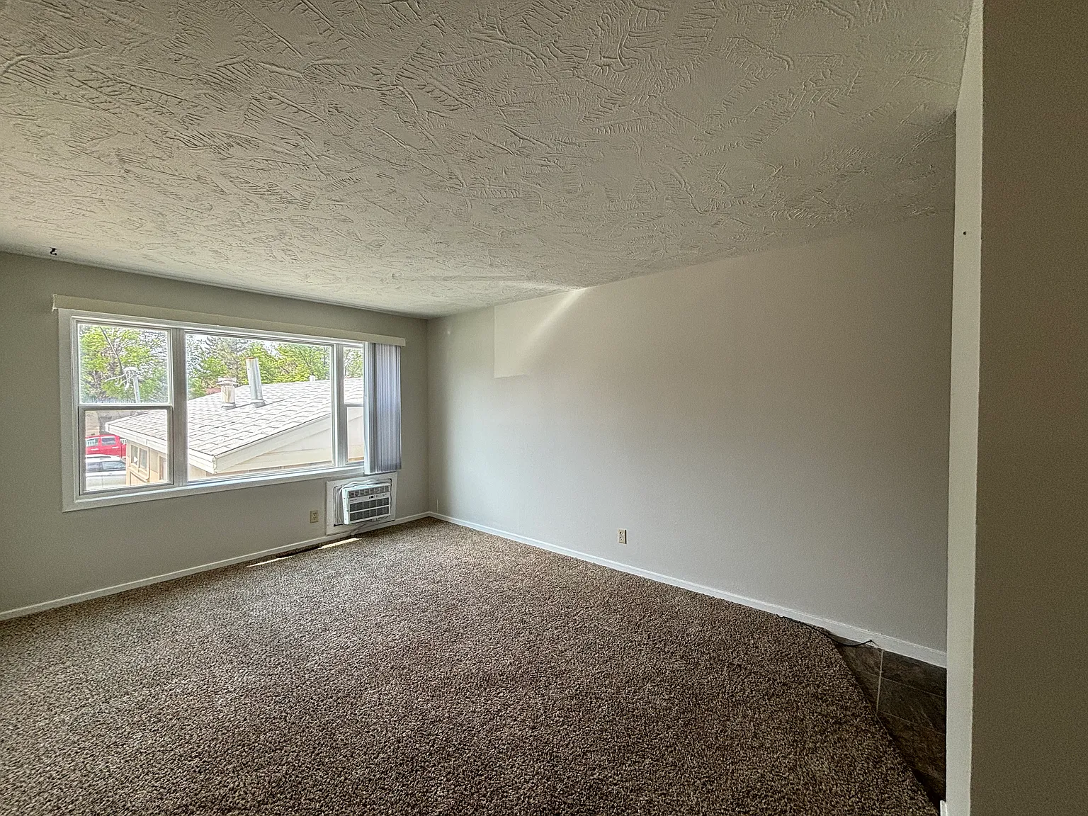 Convenient Roomy 2bd/1ba Apartment — Photo 3