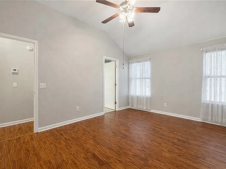 141 Goddard — Photo 9