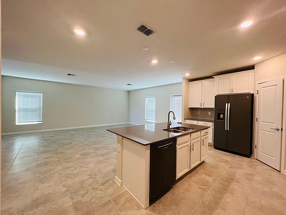 5th image of 2809 Sugar Apple Dr