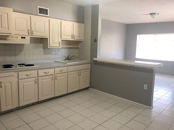 3rd image of 4040 Flamingo Dr