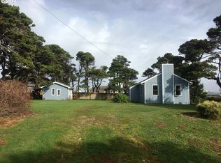 680 Jackson Ave SW, Bandon, OR 97411