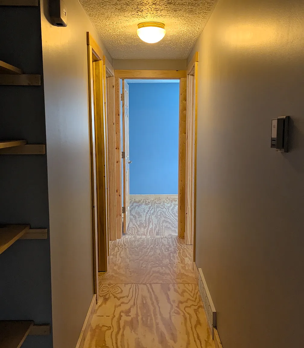3 bed, 1.5 bath, 912 sqft, $1,100 — Photo 4