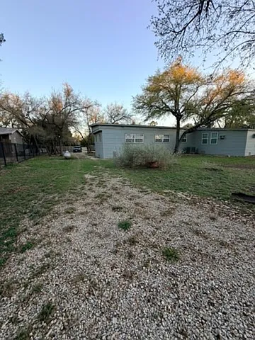 2001 Eagles Way — Photo 47