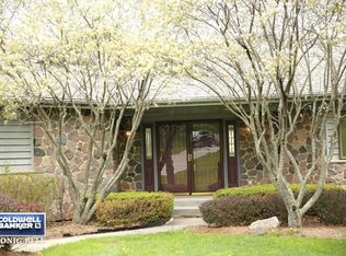 4115 Fox Creek Dr, Crystal Lake, IL 60012
