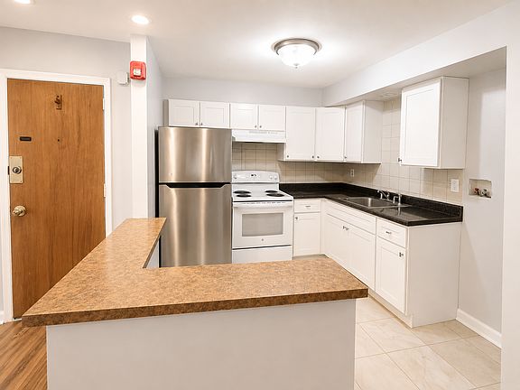 2nd image of 5101 N Camac St APT E3