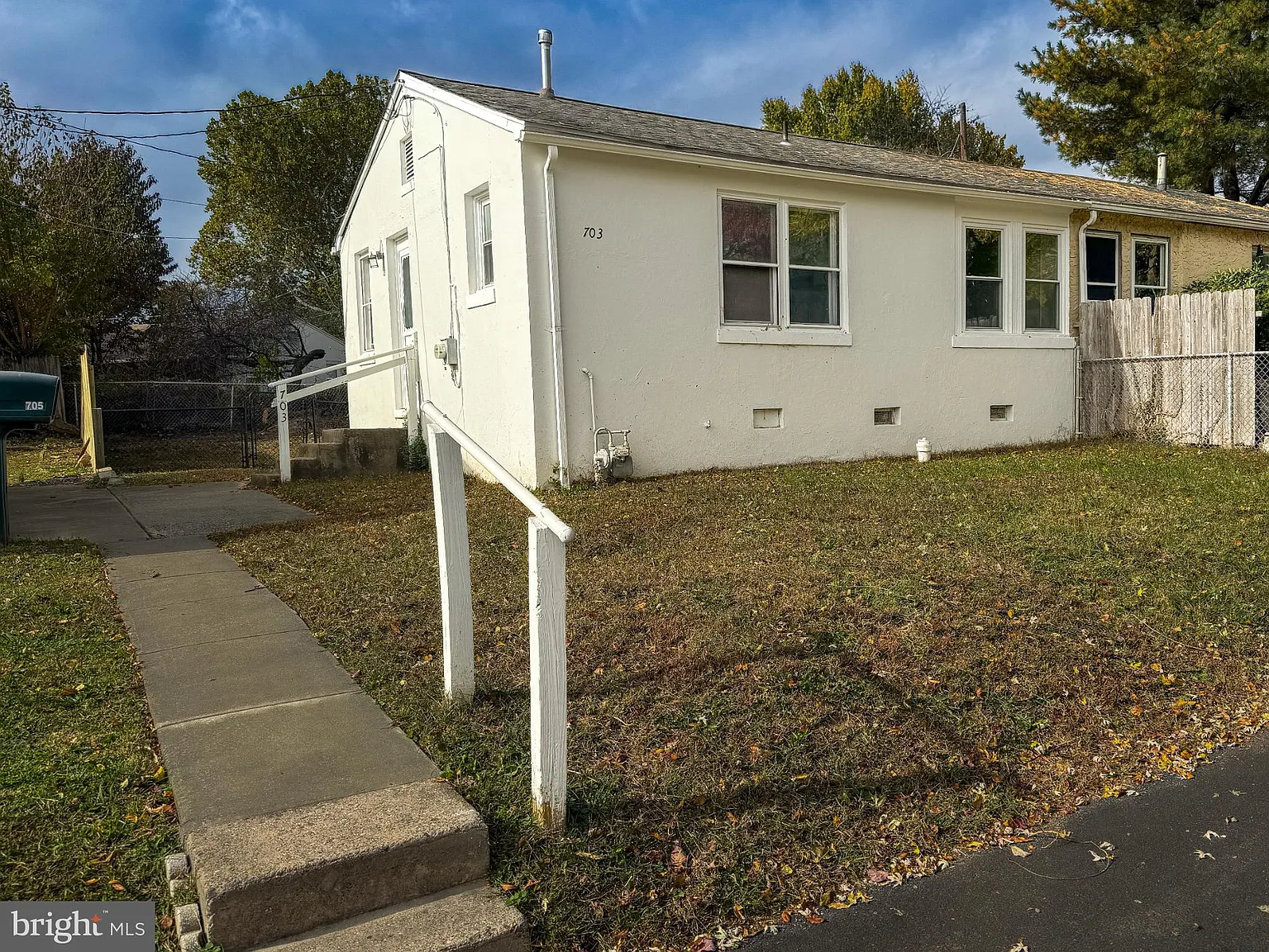 703 Dover Ct photo 1