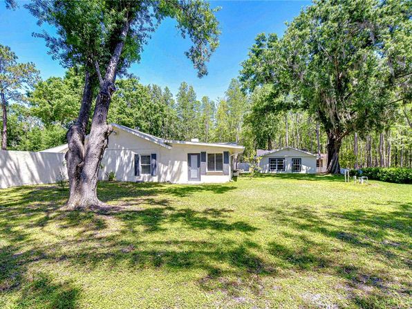 1120 Country Ln, Lutz, FL 33558