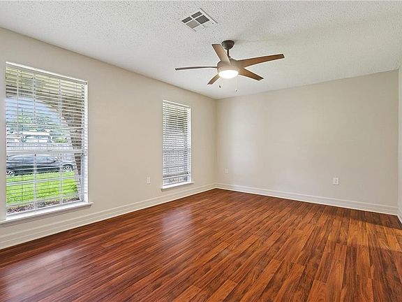 3rd image of 5549 Hamerick Dr
