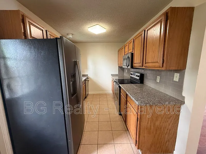 2 bed, 1.5 bath, 1050 sqft, $1,195 — Photo 3