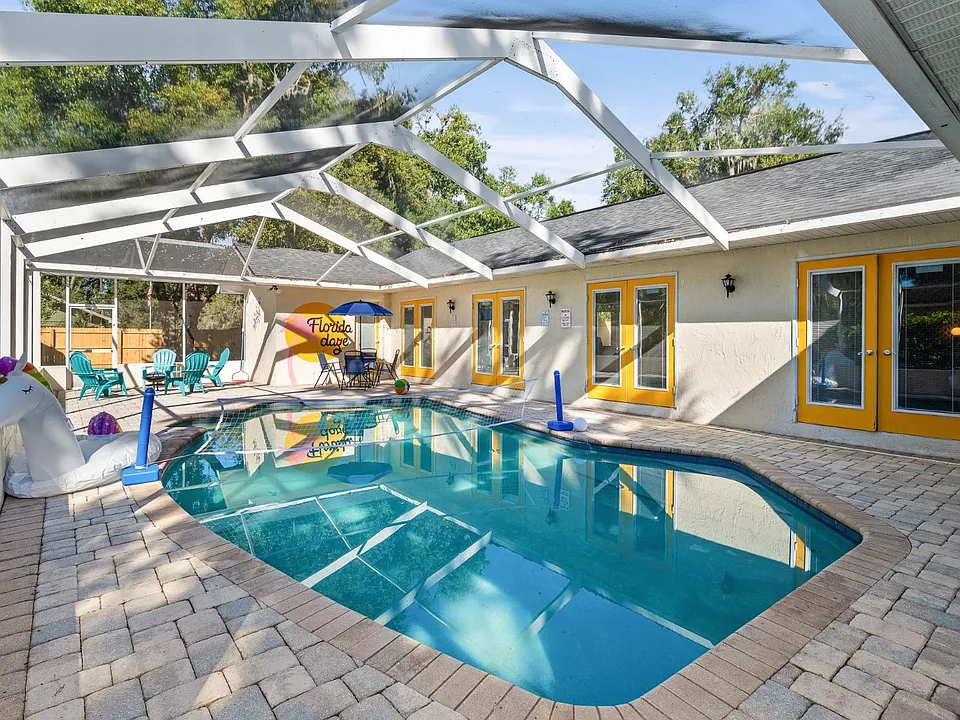 808 Arietta Dr