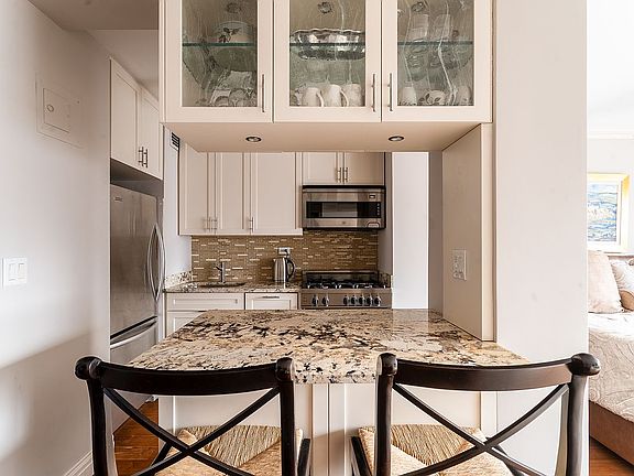 5th image of 440 E 79th St APT 12H