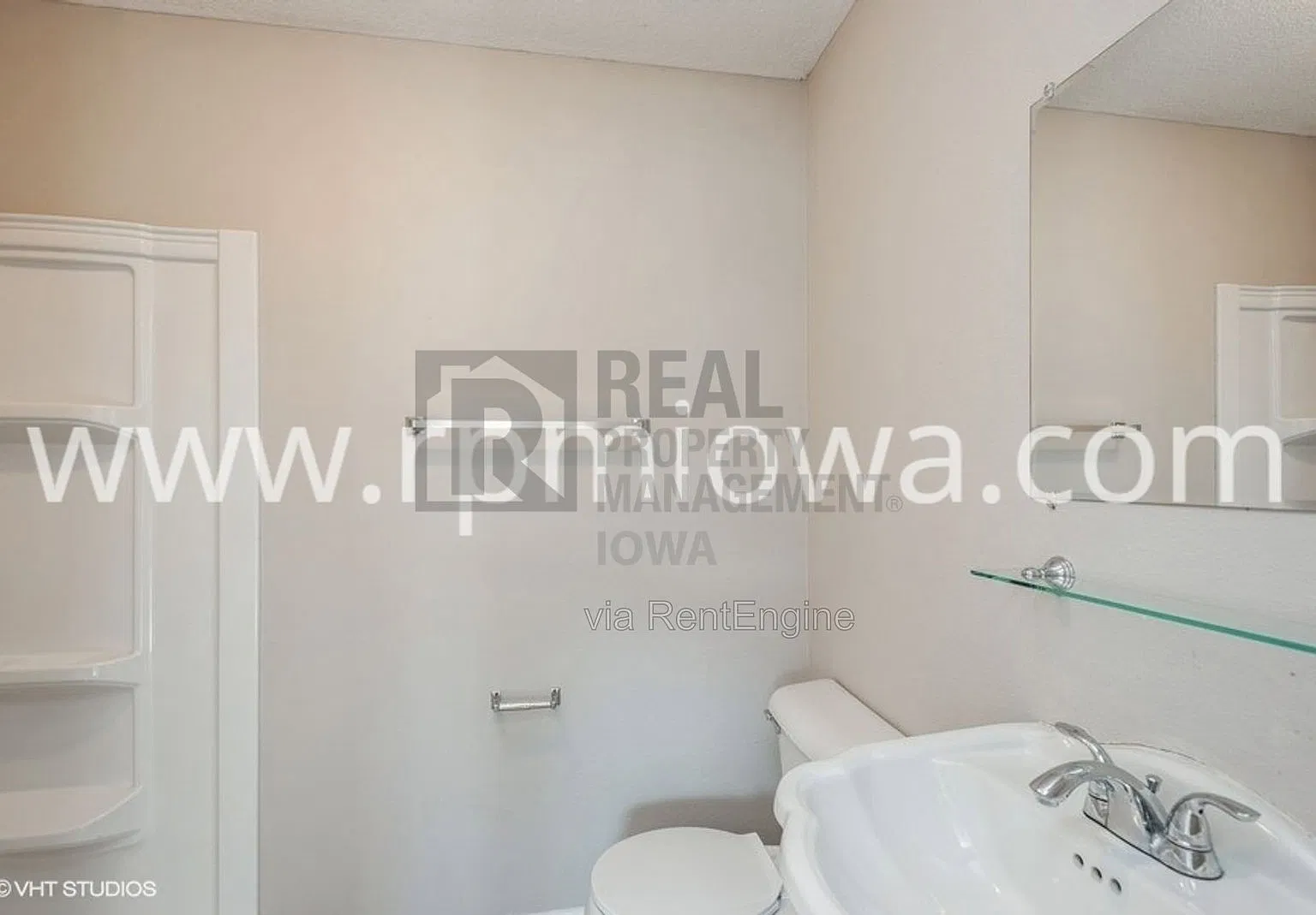4 bed, 4.0 bath, 1952 sqft, $2,195 — Photo 4