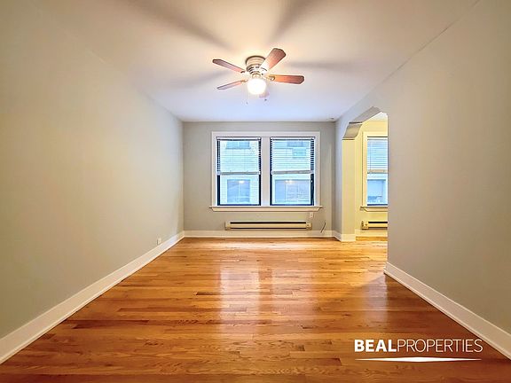 2nd image of 425 W Roscoe St #425309