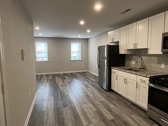 5th image of 1800 Jackson St