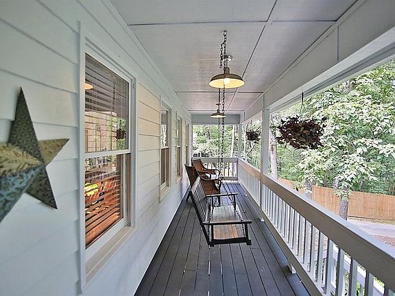 5th image of 429 Creekside Ln