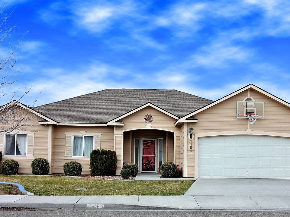 1st image of 1484 Desert Springs Ave