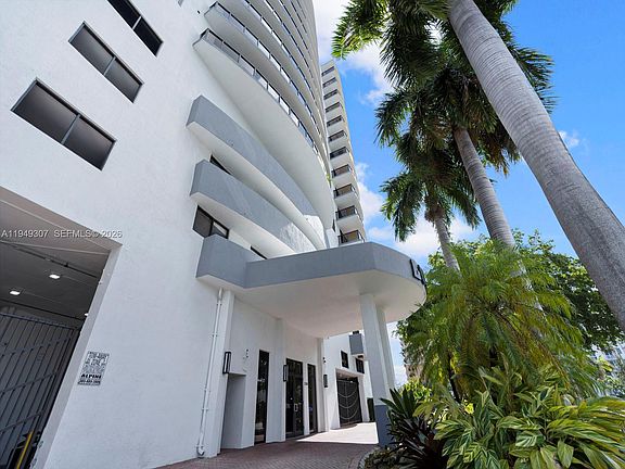 3rd image of 2301 SW 27th Ave APT 1403