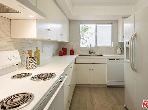5th image of 6151 Canterbury Dr #100