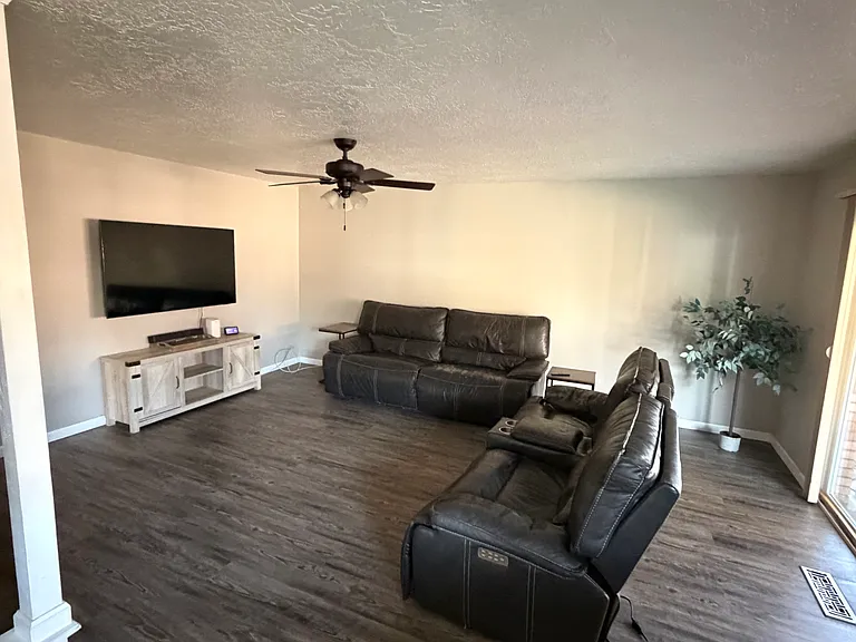 8225 Dellwood Rd NE — Photo 9