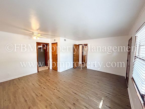 4th image of 2919 College Cir