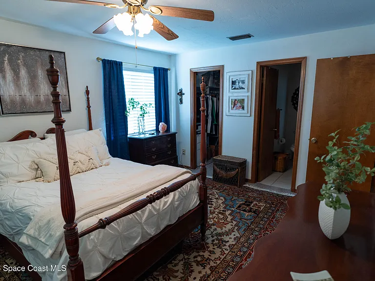 605 Saint Albans Ct #18H — Photo 14