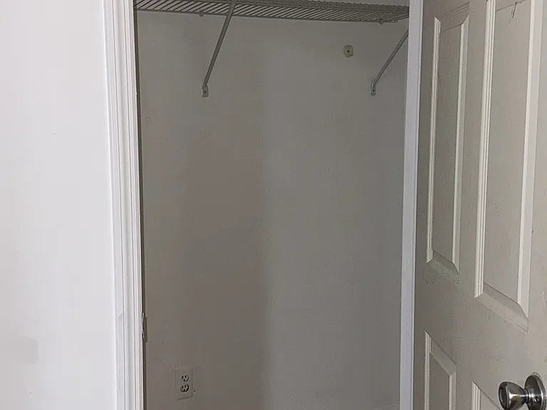 1525 6th Ave #2 — Photo 4