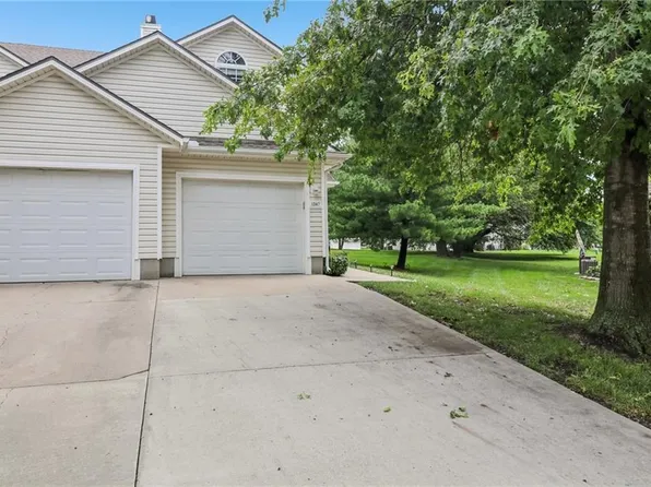 1347 SE Broadway Cir, Lees Summit, MO 64081