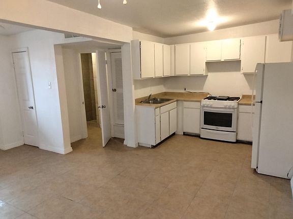 3rd image of 2827 Savannah Ave APT C