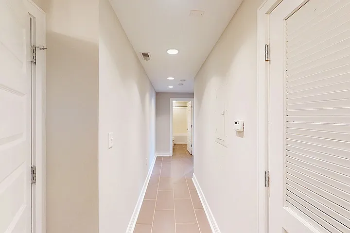 Melrose Apartments — Photo 62