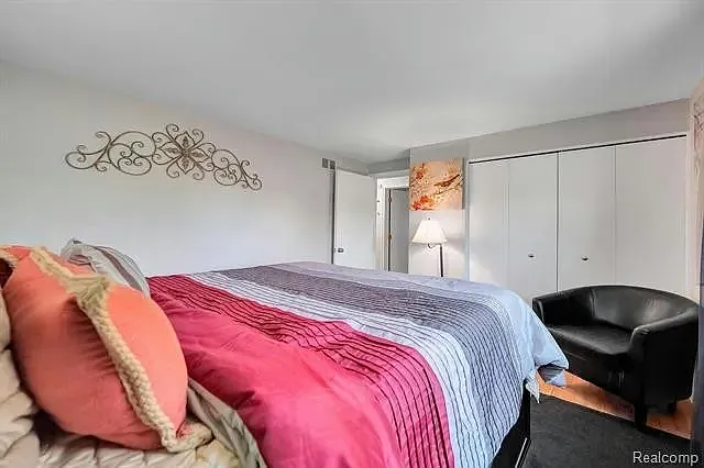 4753 Quarton Rd — Photo 35