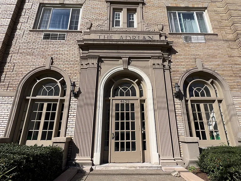 Exterior - Entryway