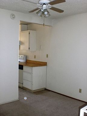 3rd image of 128 Rainbow Ct
