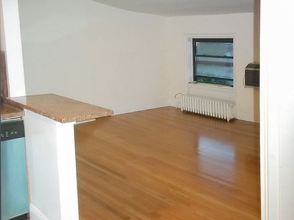4th image of 171 Congress St APT 4r