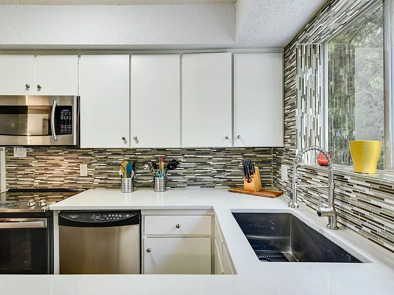 1122 Bluebonnet Ln #A — Photo 10