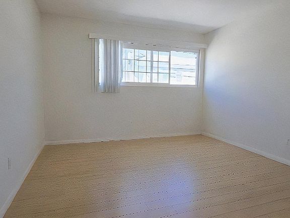3rd image of 1215 Amethyst St APT D