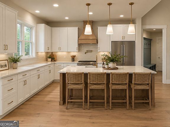 4th image of 564 Charlotte Ln