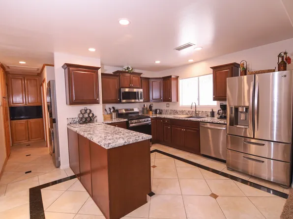 27932 Calypso Ln, Santa Clarita, CA 91351