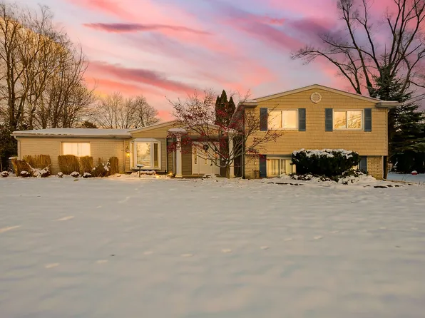 3730 Eastbourne Dr, Troy, MI 48084