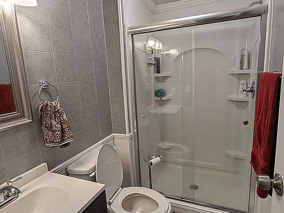4th image of 4564 Avalon Cv