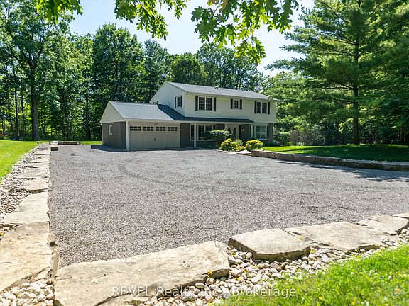 2nd image of 2791 Decew Rd