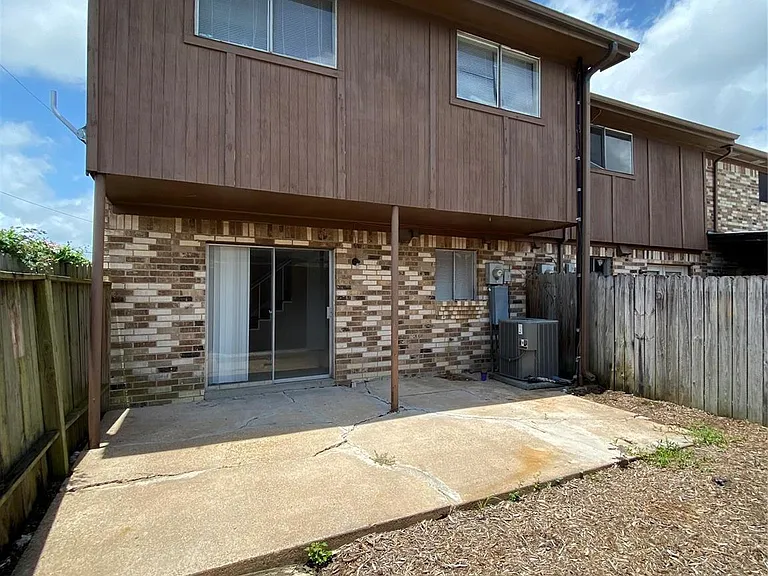 1519 S 8th St — Photo 26