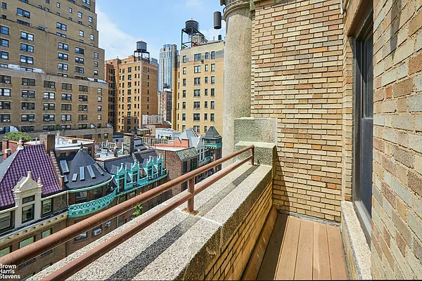 街 255 East 77th Street — Robert A.M. Stern Architects, LLP