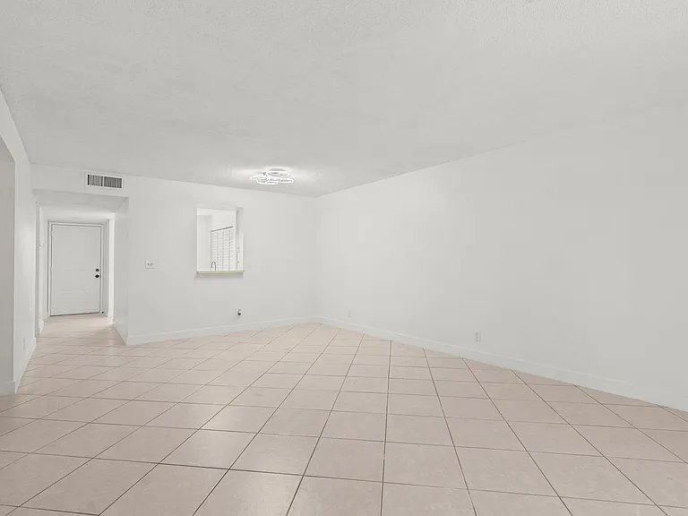 7301 Amberly Ln #304 — Photo 16